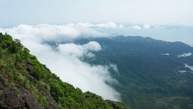 大鹏半岛七娘山顶航拍花山顶云海视频下载