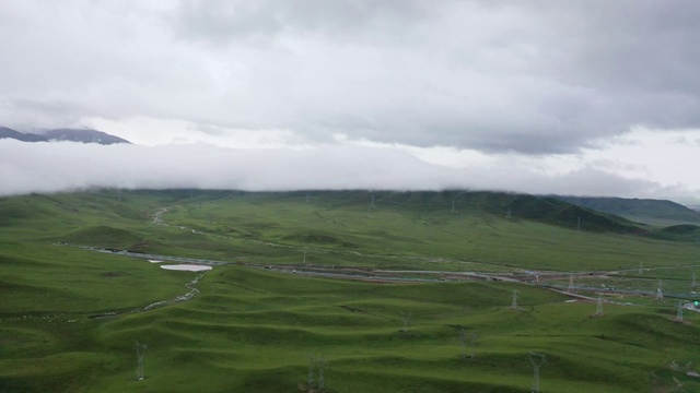 夏季草原风光青海日月山视频素材