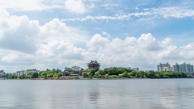 江苏泰州望海楼台风前夕延时 凤城河风景区视频下载