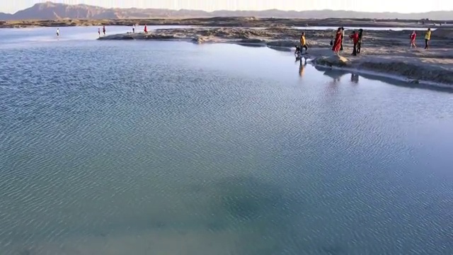 青海海西州大柴旦翡翠湖视频素材