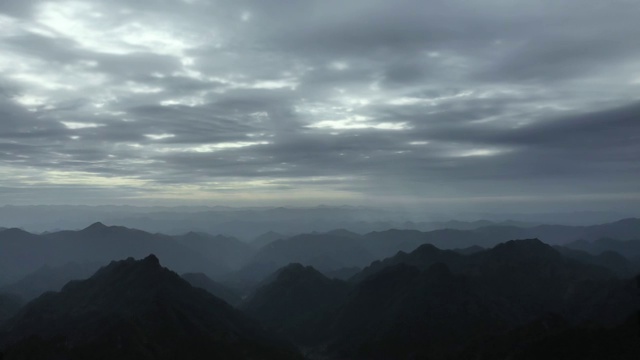 延绵山脉视频下载