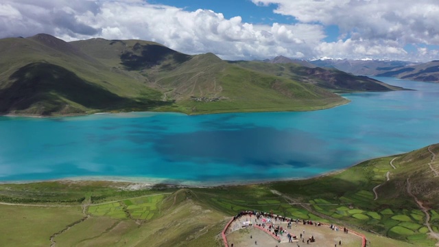 西藏山南浪卡子县圣湖羊卓雍错湖视频素材