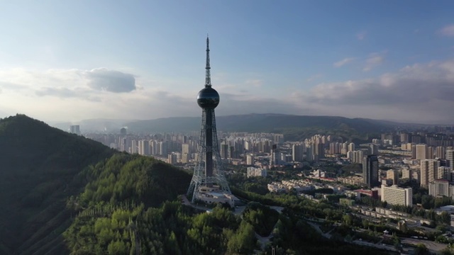 青海西宁高原明珠浦宁之珠西宁电视塔视频素材