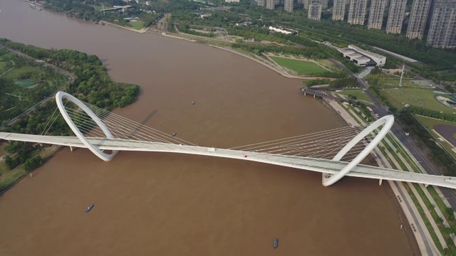 江苏南京眼大桥和青奥中心双子塔地标建筑景观航拍视频素材