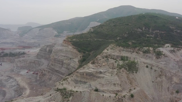 阴天废弃矿区航拍视频素材