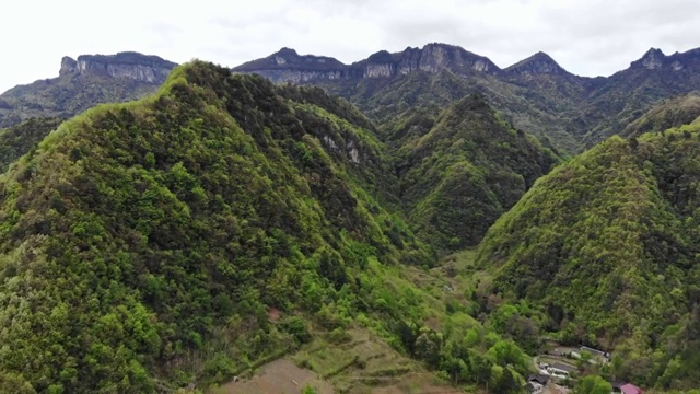 航拍米仓山峡谷风光视频素材