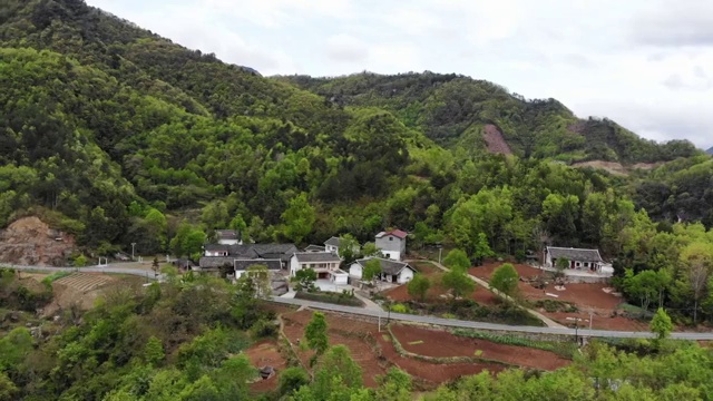 航拍米仓山峡谷风光视频素材