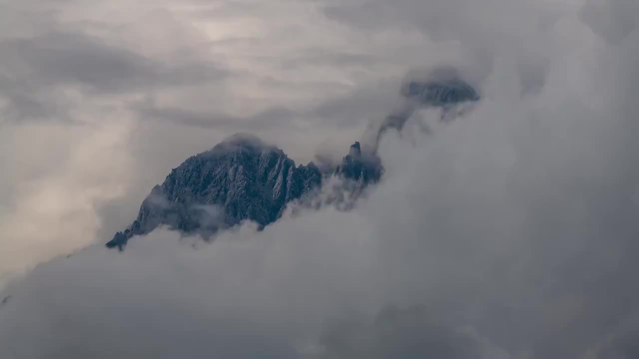 玉龙雪山云雾延时视频素材