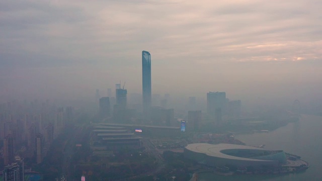 薄雾下的苏州园区的清晨视频素材画面3