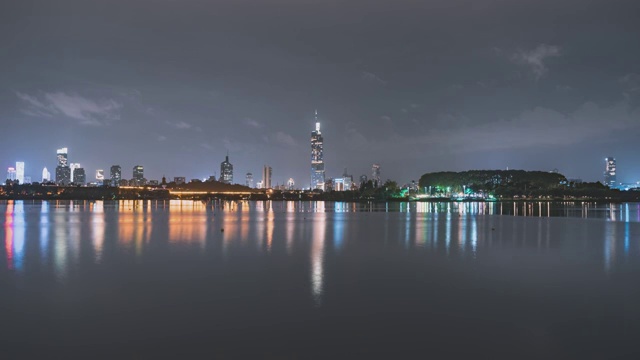 4K30P玄武湖南京城市建筑倒影夜景延时视频素材