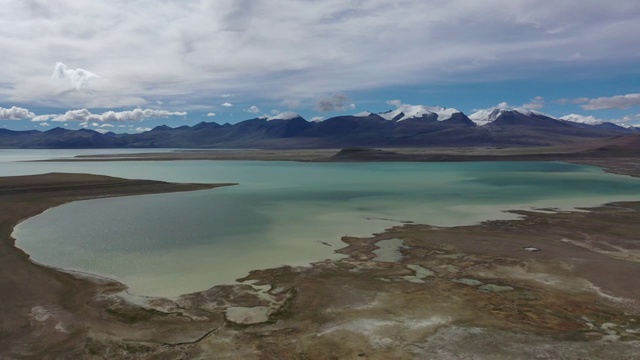 西藏仁青休布错高原湖泊自然风景航拍视频素材