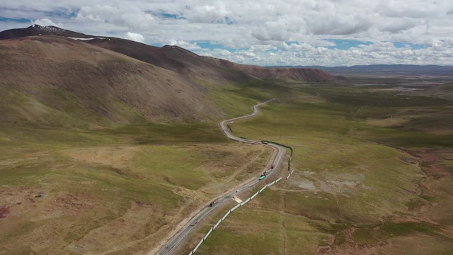 青海G109国道青藏公路航拍景观视频素材