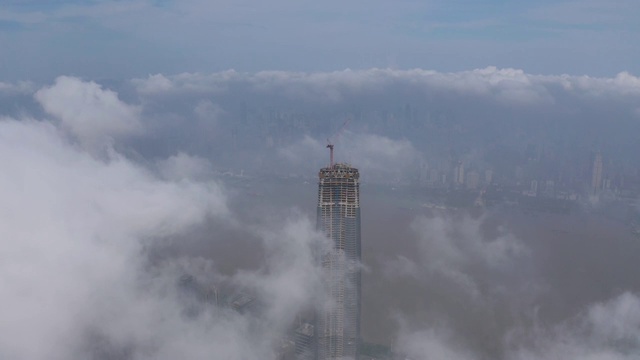 武汉市绿地中心穿云视频素材