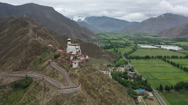 西藏山南市雍布拉康寺庙建筑风光航拍视频素材