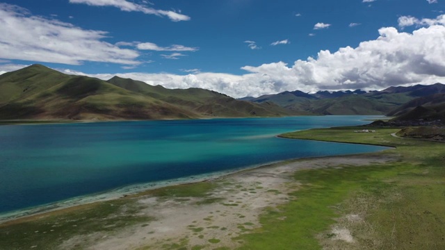 西藏山南市浪卡子县羊卓雍措湖泊自然风光视频素材