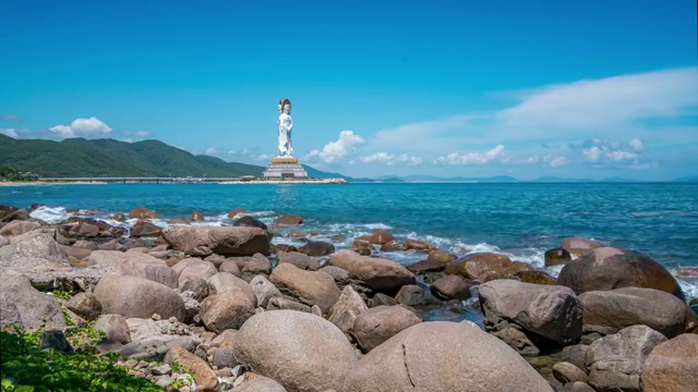 三亚沙滩海浪蓝天白云视频素材