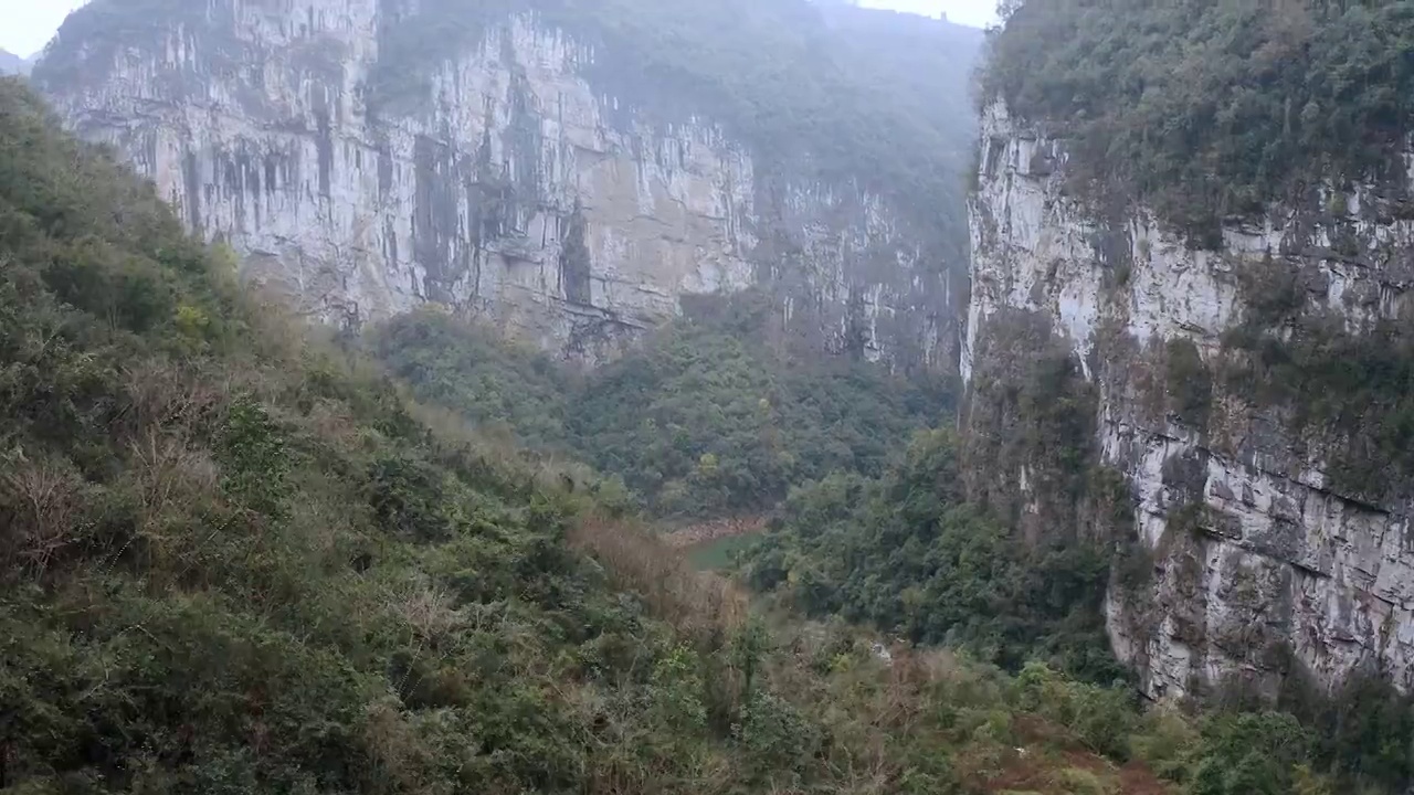 贵阳羊皮洞瀑布视频素材