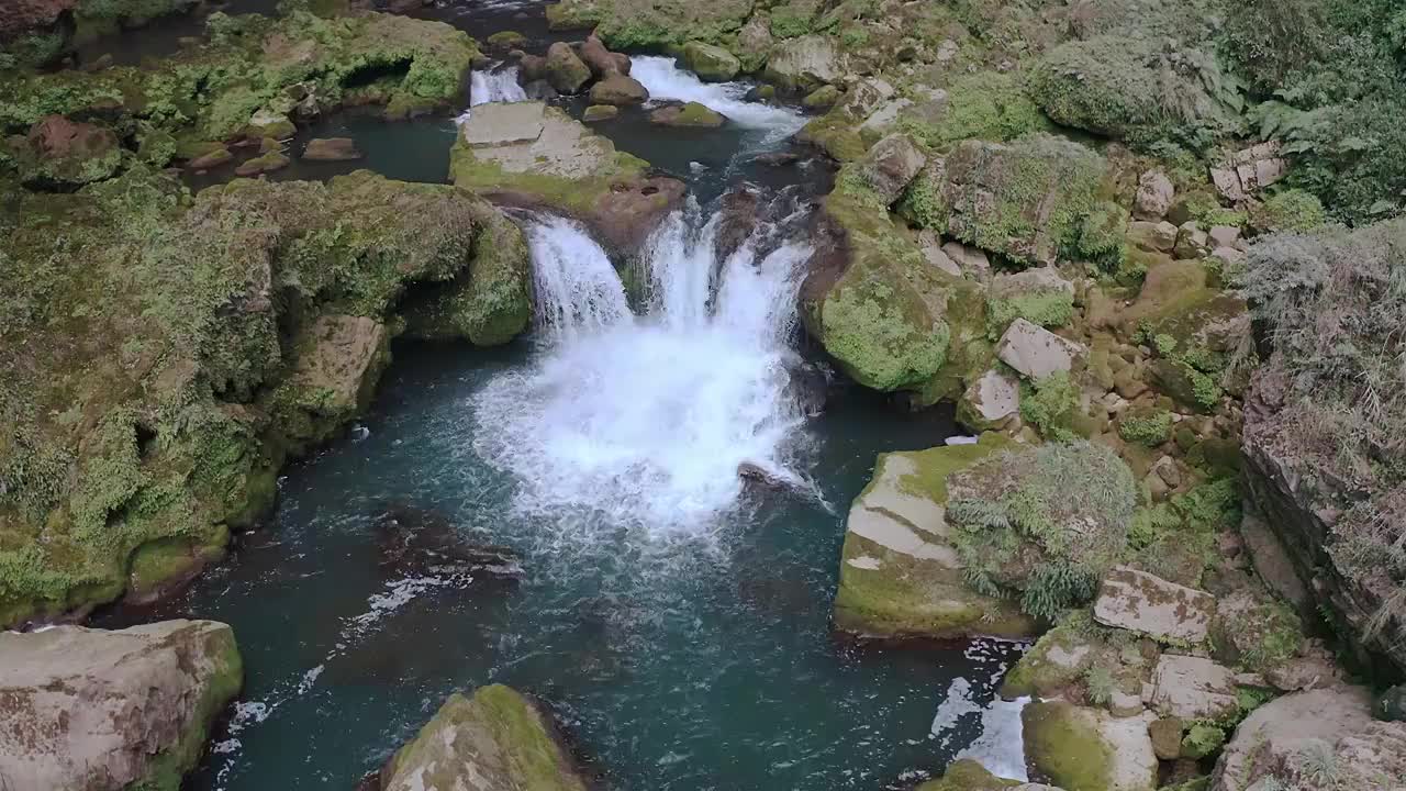 贵阳羊皮洞瀑布视频素材