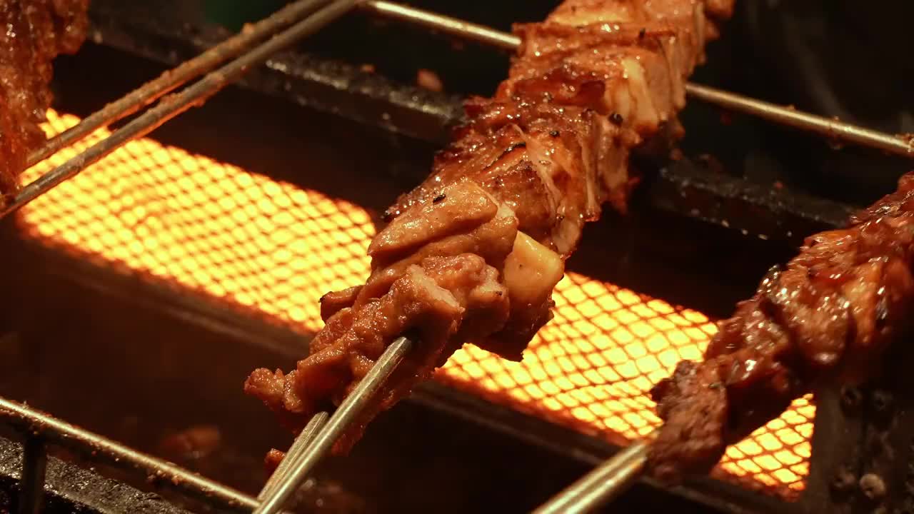 夜市小吃烤羊肉视频素材