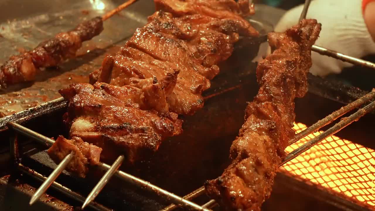 夜市小吃烤羊肉视频素材