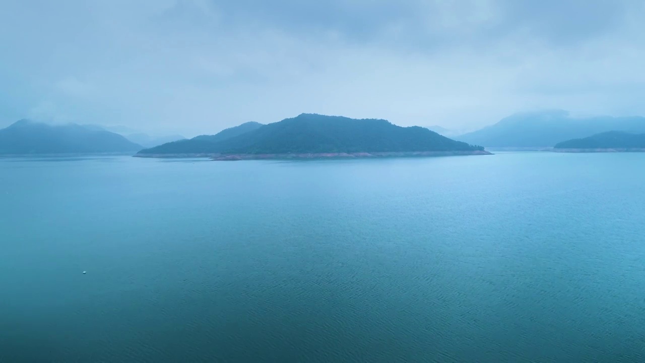 航拍闽湖水库神秘湖泊岛屿巨大湖泊视频素材