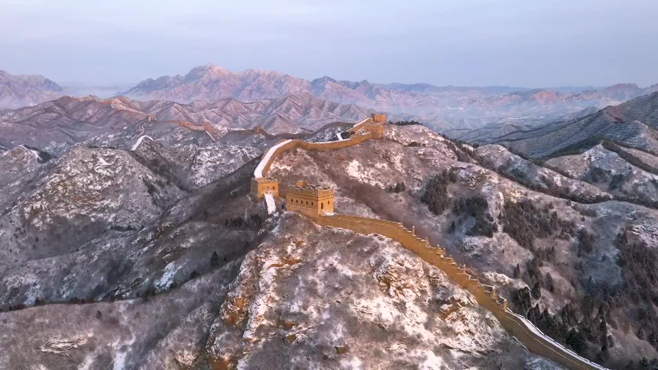 雪后金山岭长城视频素材