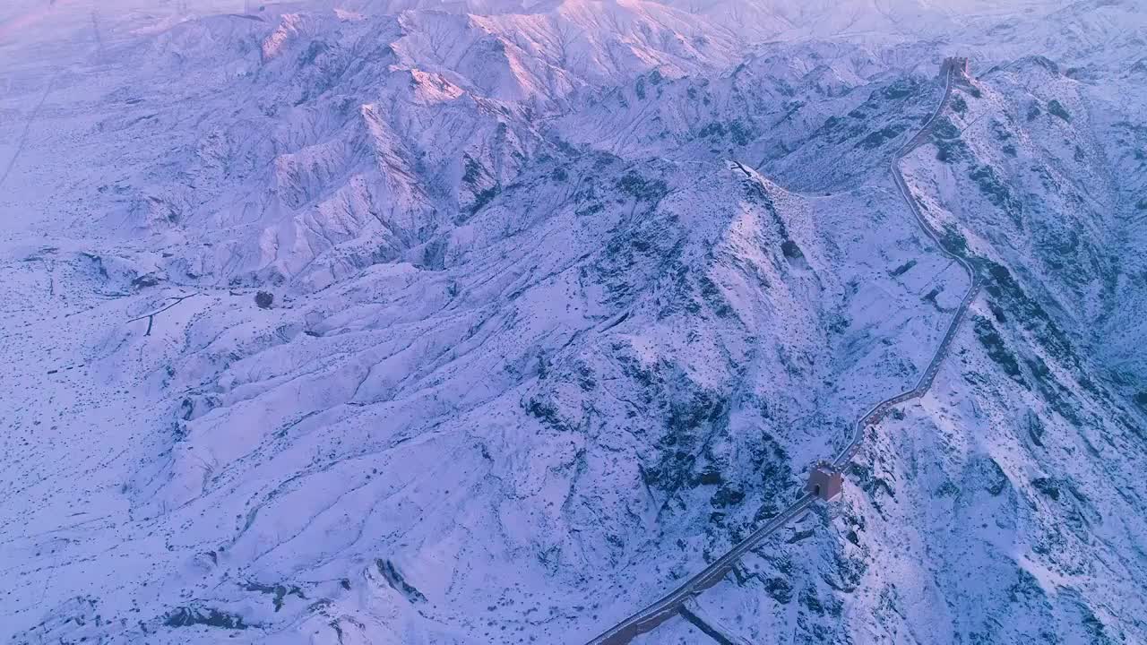 甘肃嘉峪关悬臂长城雪景视频素材