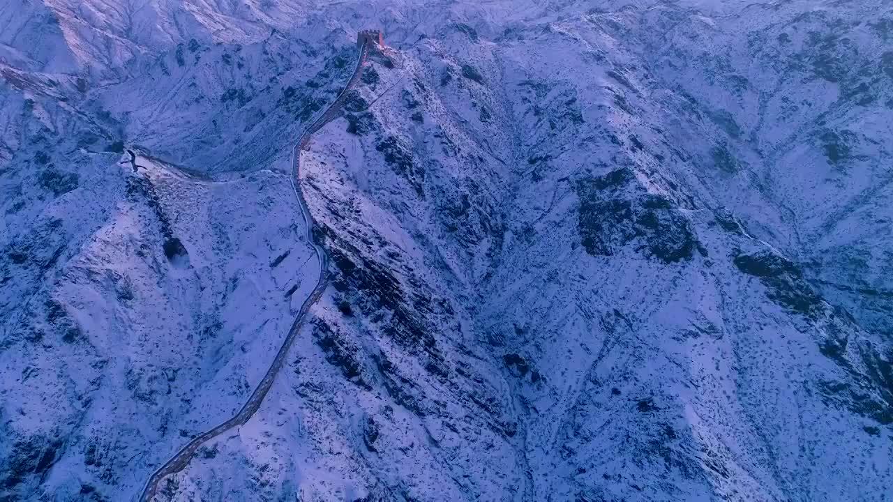 甘肃嘉峪关悬臂长城雪景视频素材