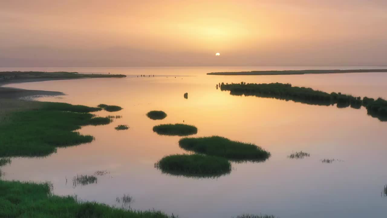 青海海西德令哈可鲁克湖-托素湖风光视频素材