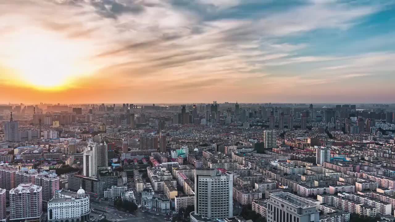 城市大景，天际线，日落，龙塔，哈尔滨，日转夜，月出，黄昏过渡视频素材