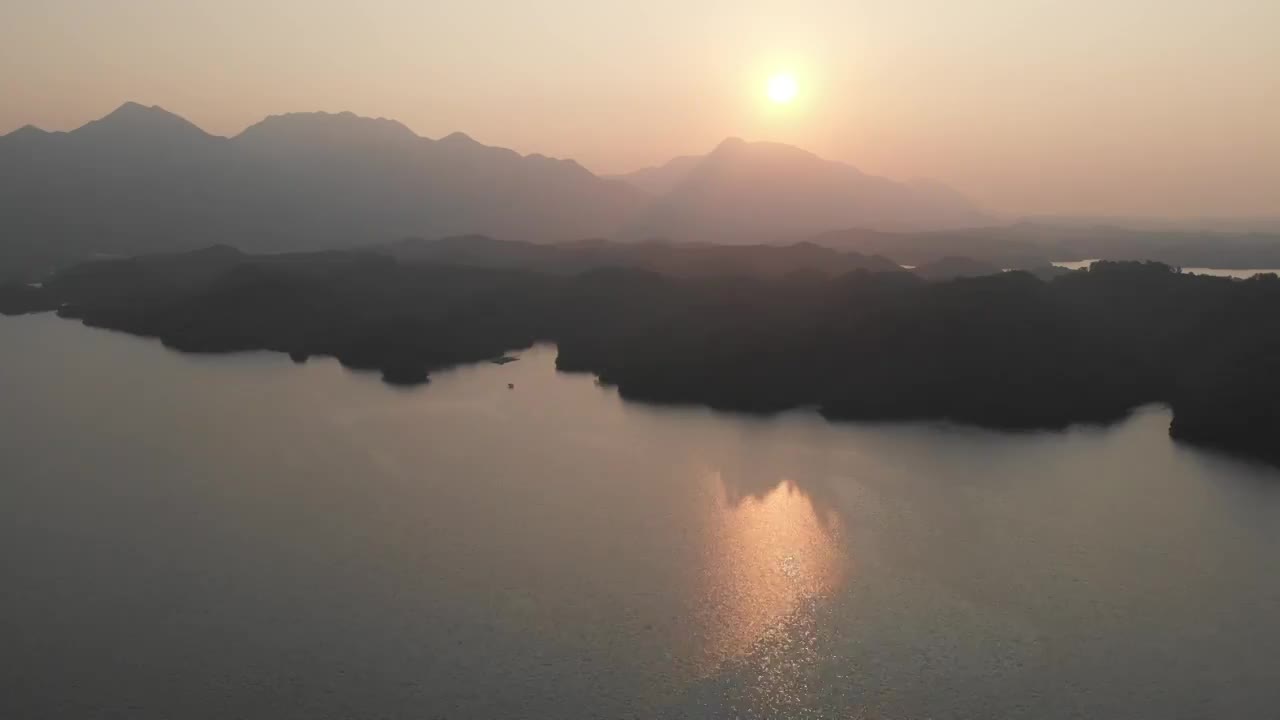 航拍庐山西海日落空境03视频素材