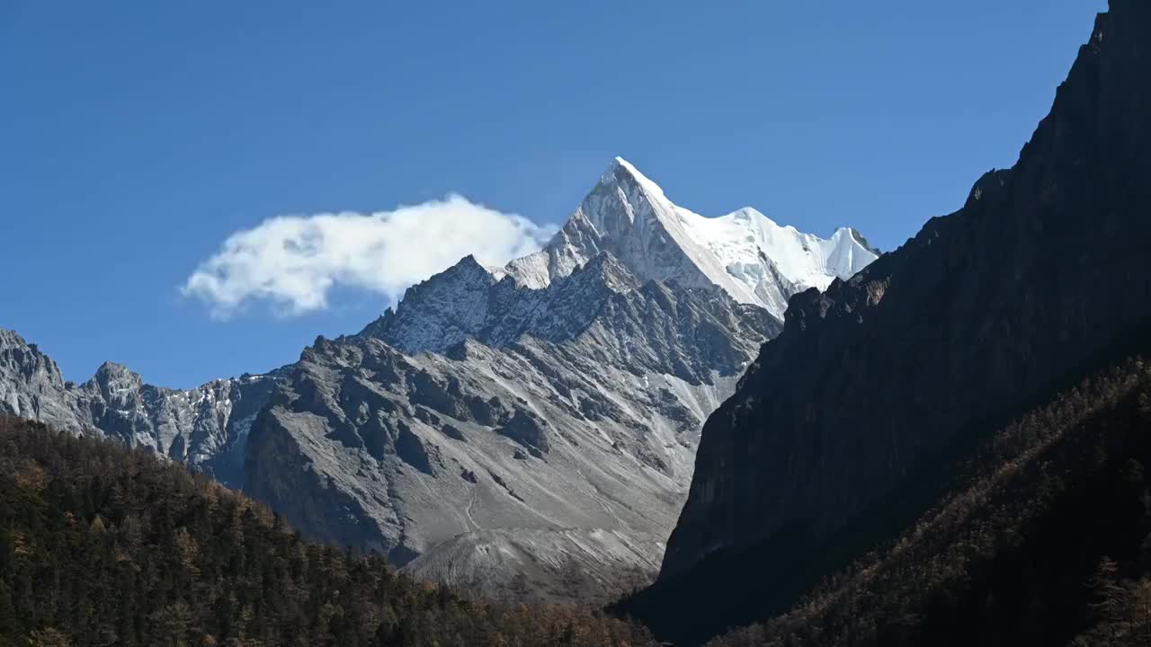 亚丁雪山延时摄影视频素材