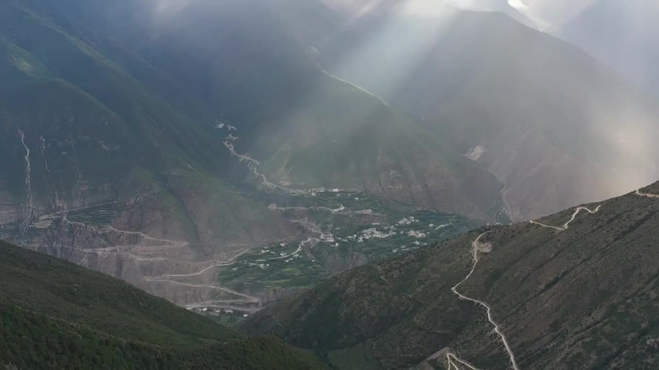 梅里雪山日照金山航拍风光视频素材