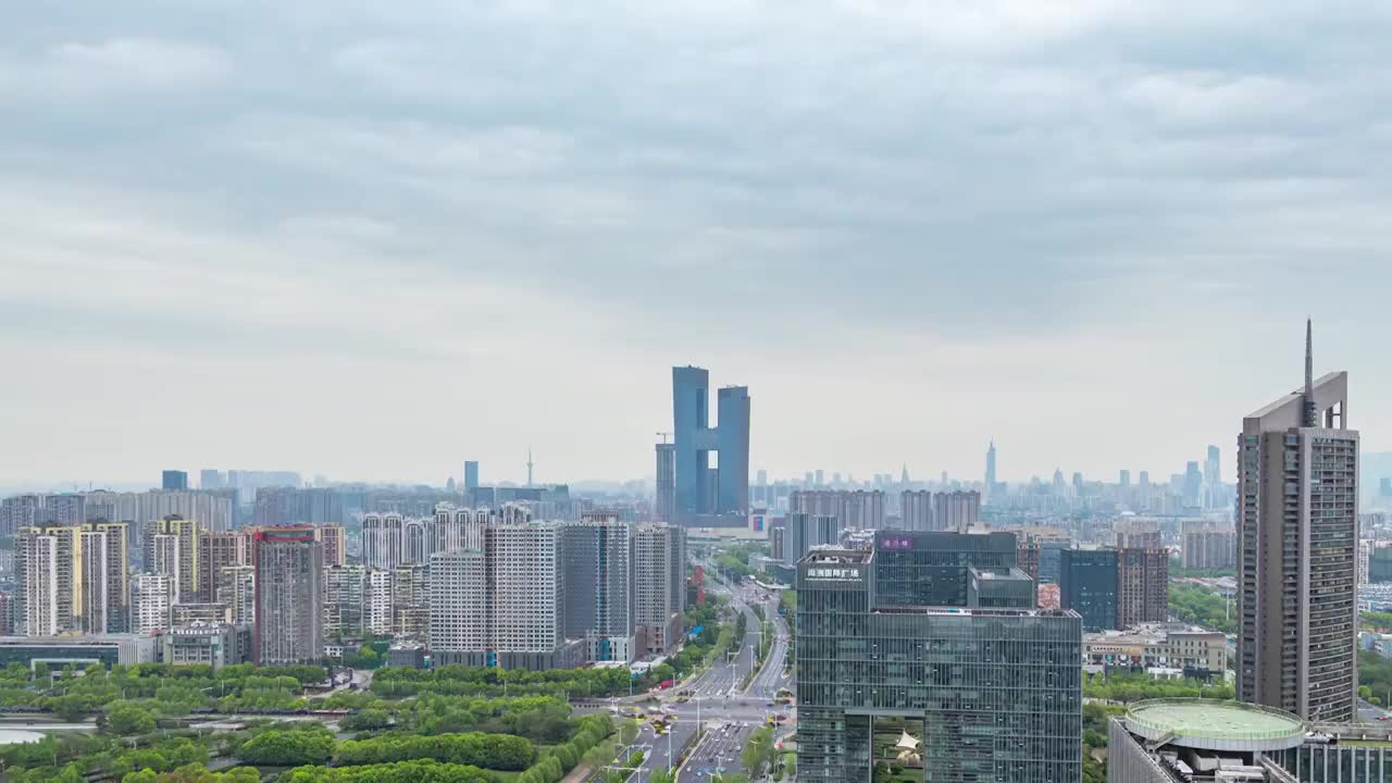 中国南京金鹰世界地标建筑城市天际线延时视频素材