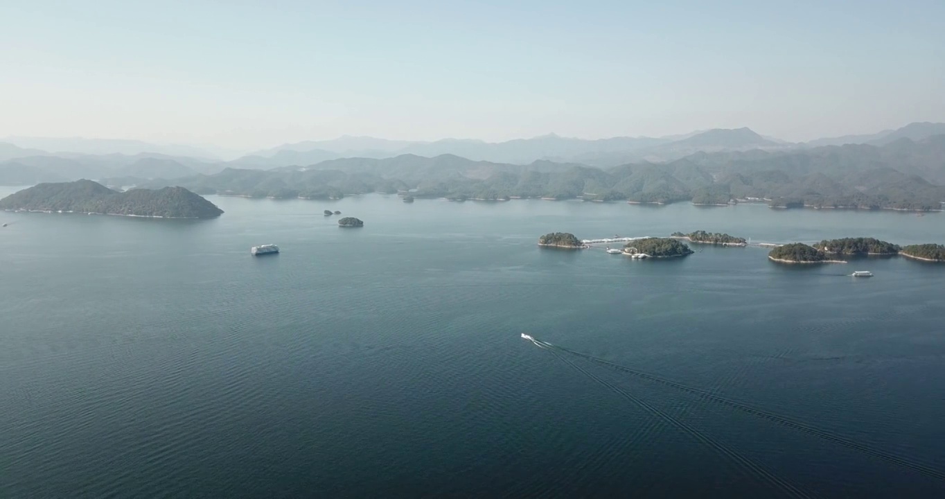 千岛湖快艇飞驰视频素材