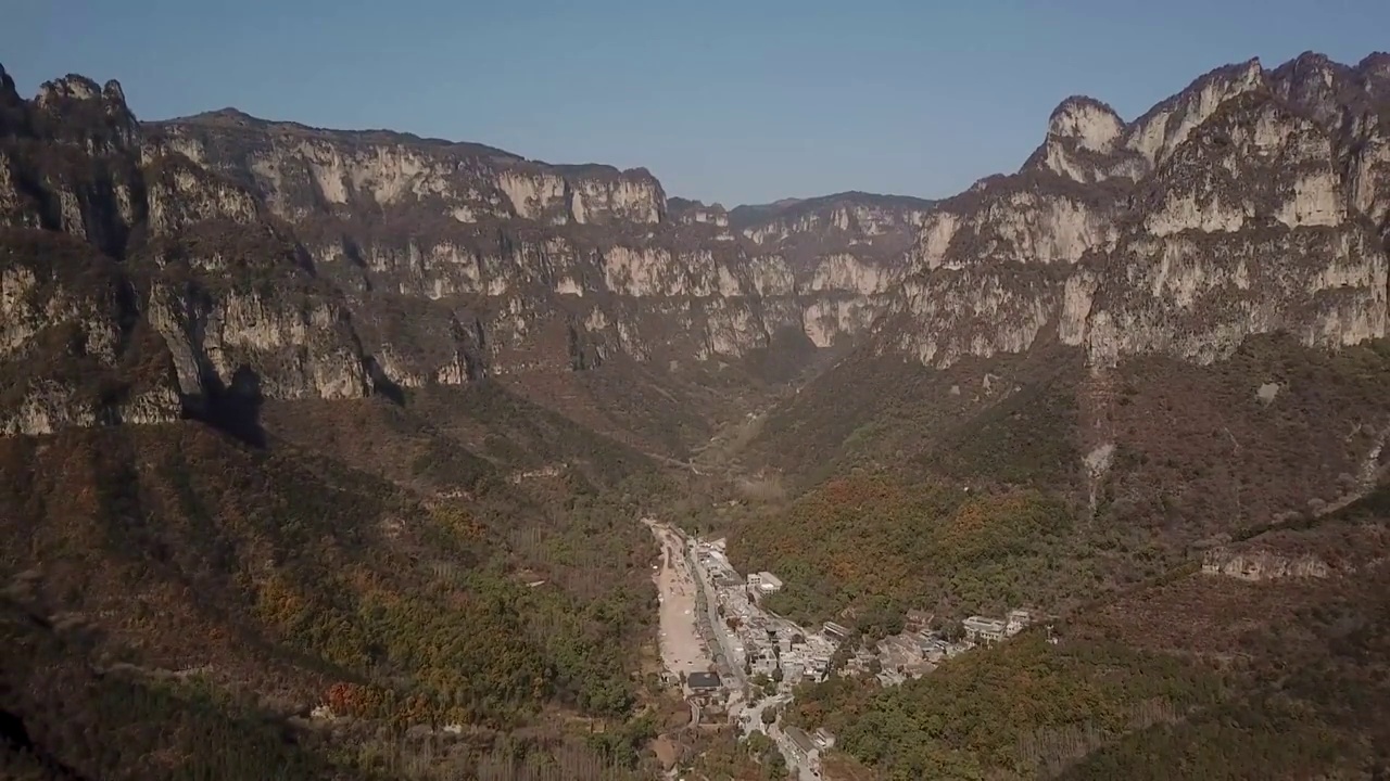 河南新乡市太行山峡谷郭亮村视频素材