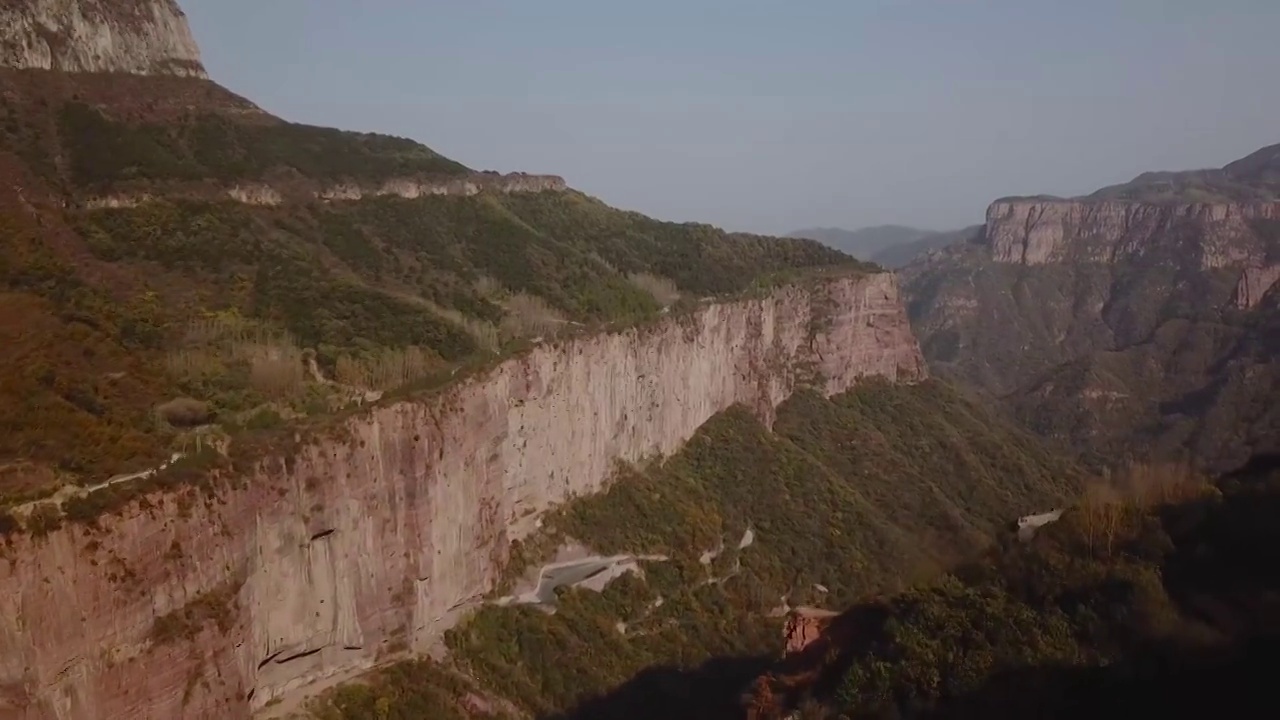 河南新乡市太行山峡谷郭亮村视频素材