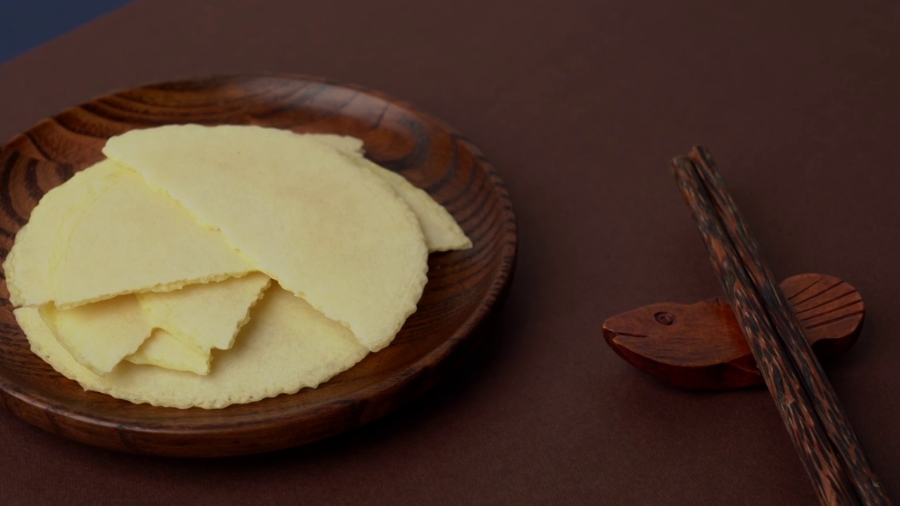 中华美食特色传统香脆无糖健康食品茯苓饼视频素材