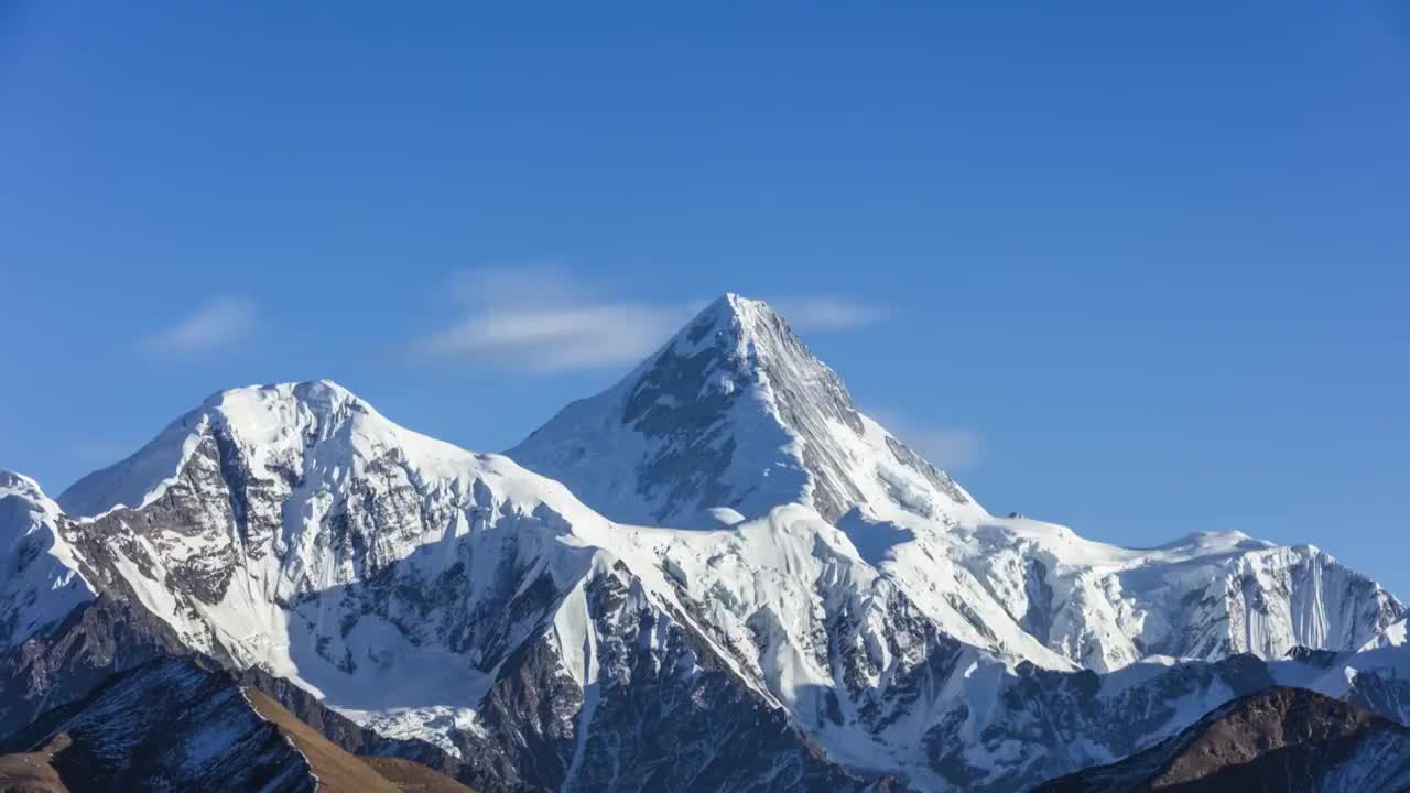 贡嘎雪山4K延时摄影视频素材