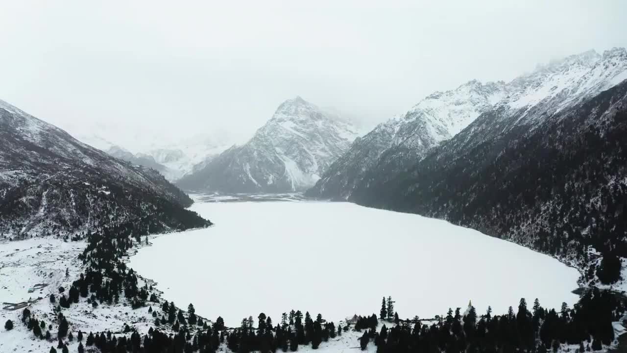 航拍冰川湖-新路海视频素材