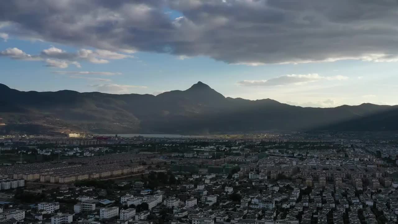 云南省丽江市丽江古城玉龙雪山航拍风光视频素材