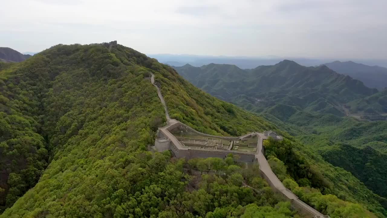 北京延庆：万里长城第一楼九眼楼长城视频素材