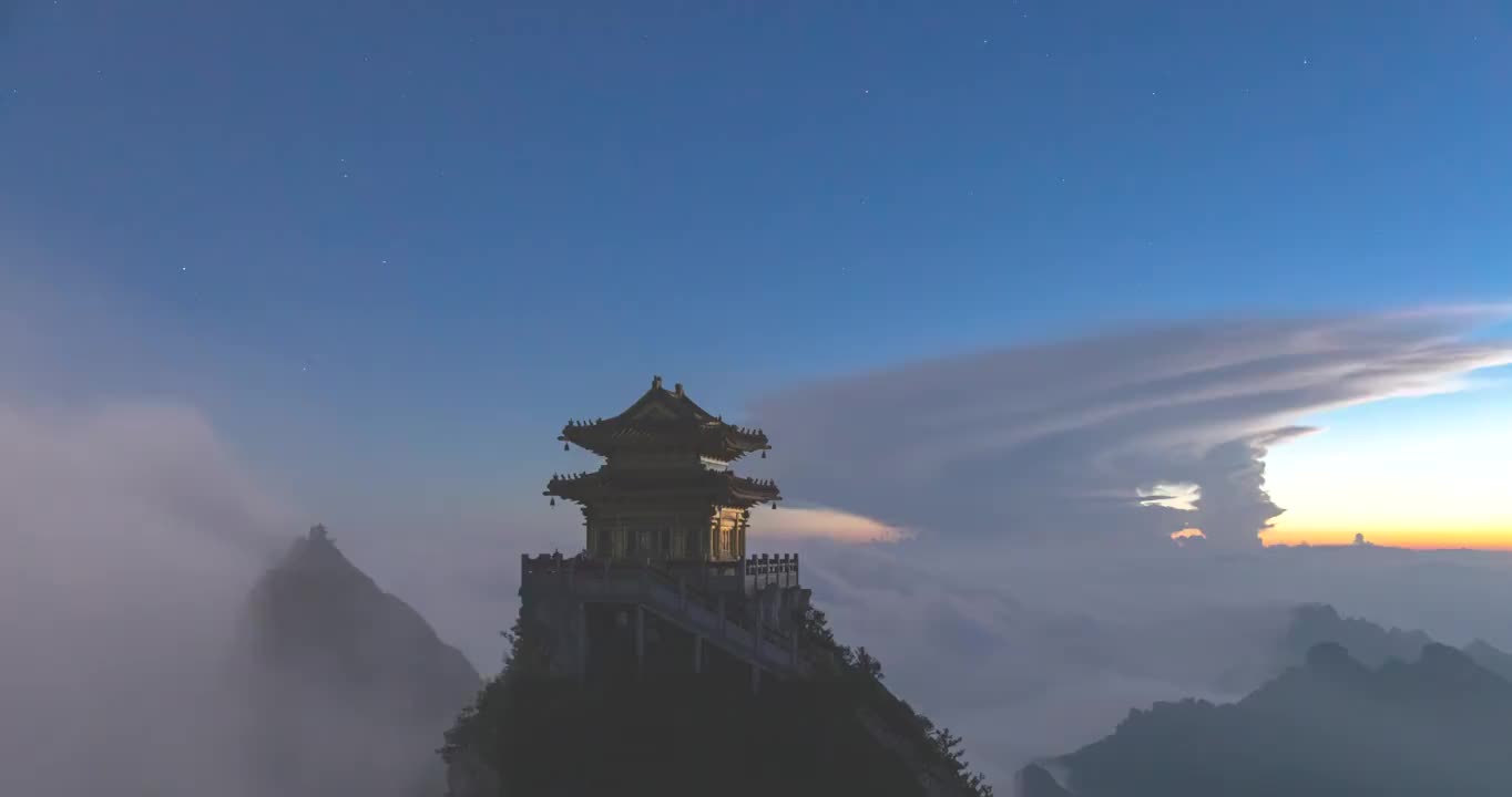 河南省洛阳市老君山景区云海雷暴视频素材