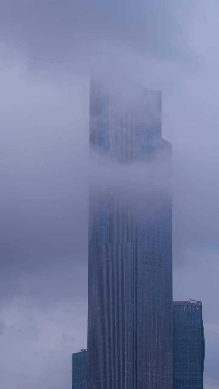 广州早晨的平流云视频素材