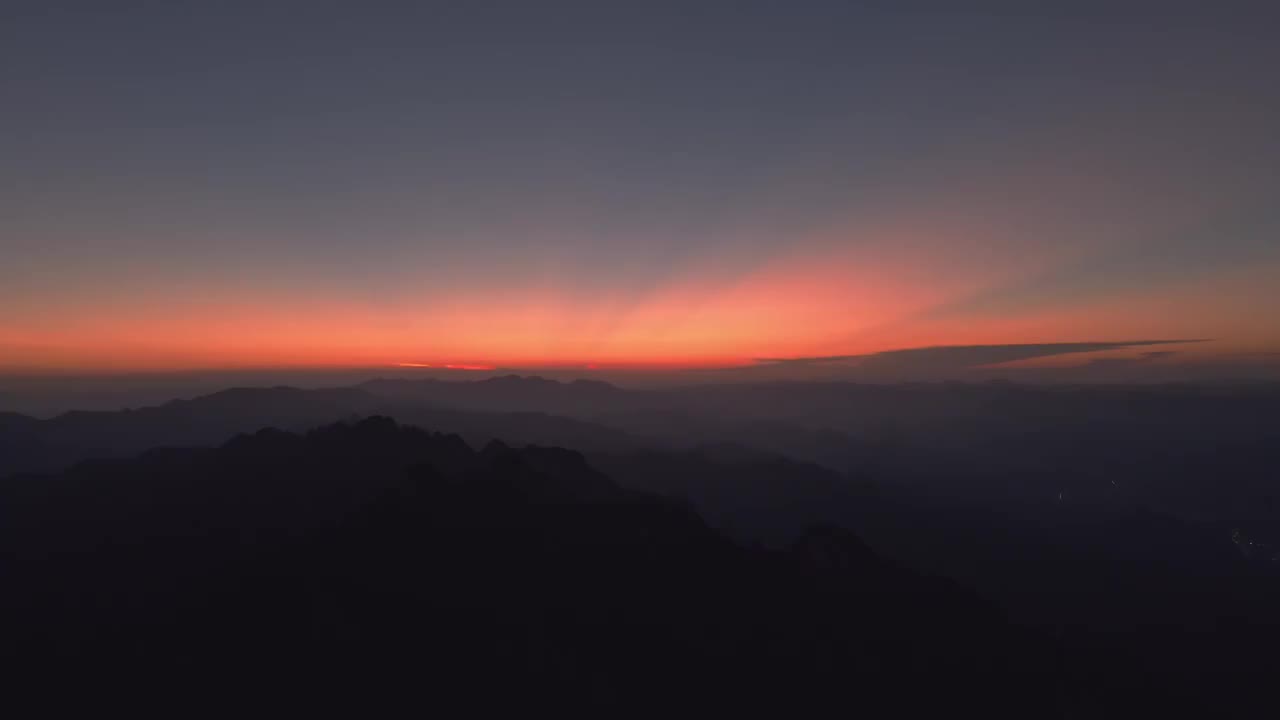 河南洛阳栾川老君山夕阳日落晚霞回光返照 4K航拍视频视频素材