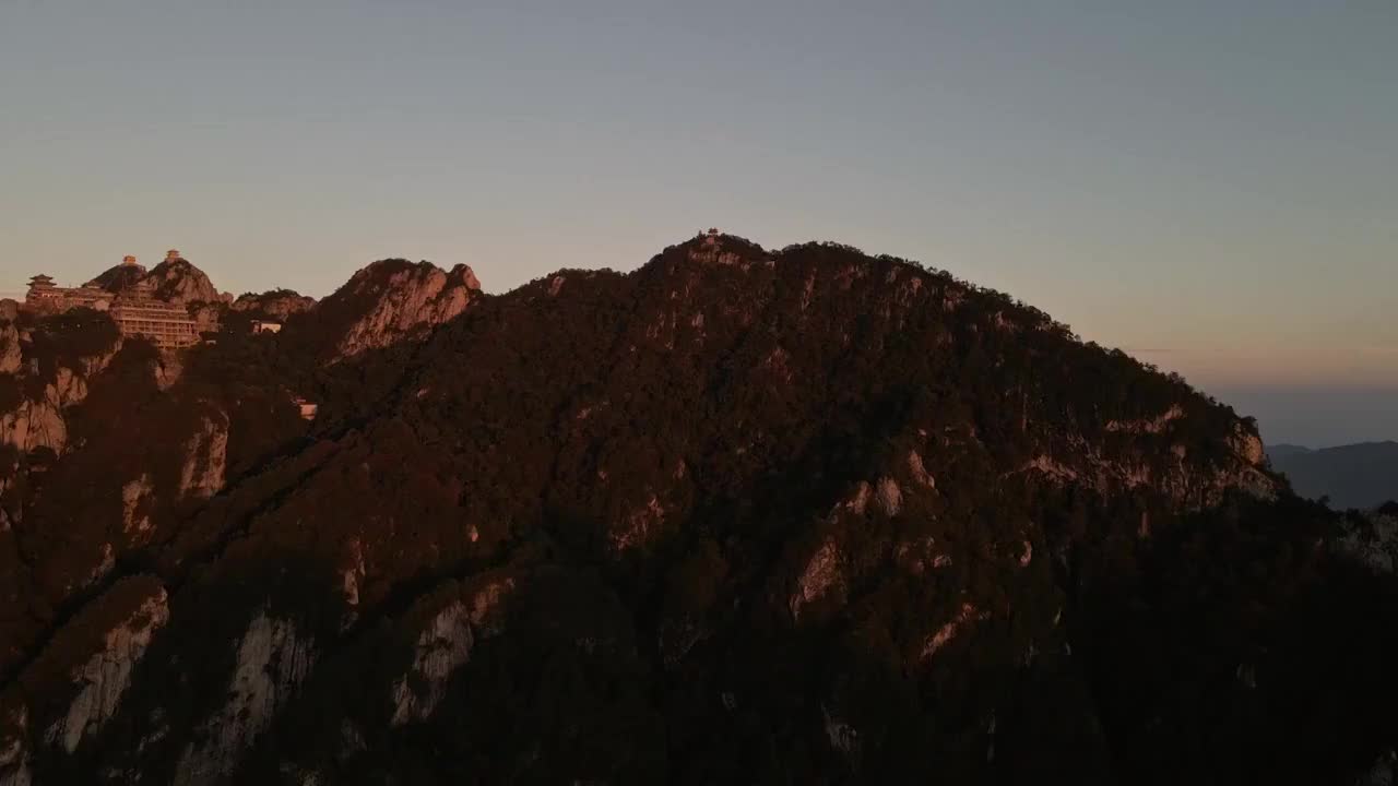 河南洛阳栾川老君山夕阳日落晚霞回光返照 4K航拍视频视频素材