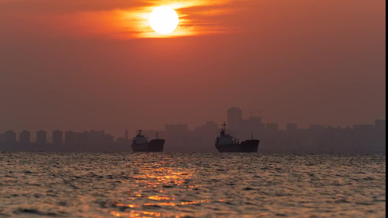 海口港口双船落日延迟视频素材