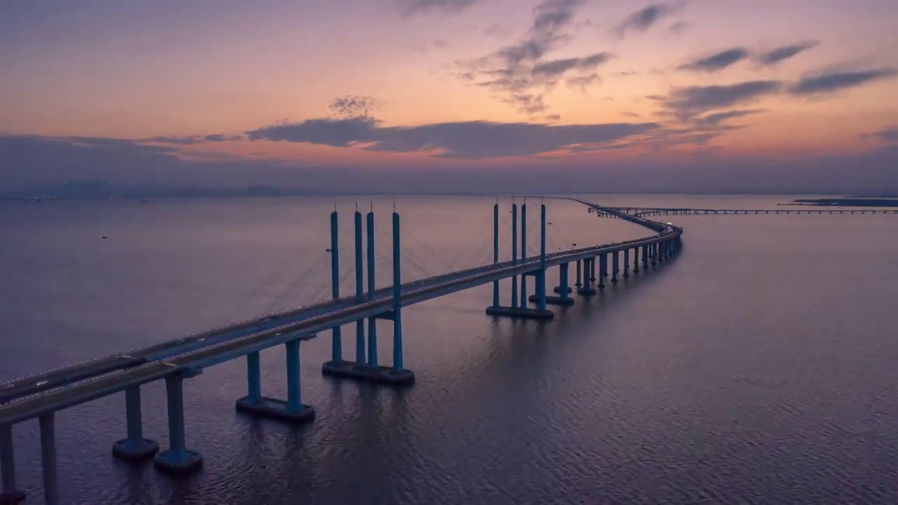 青岛胶州湾跨海大桥夕阳延时摄影视频素材