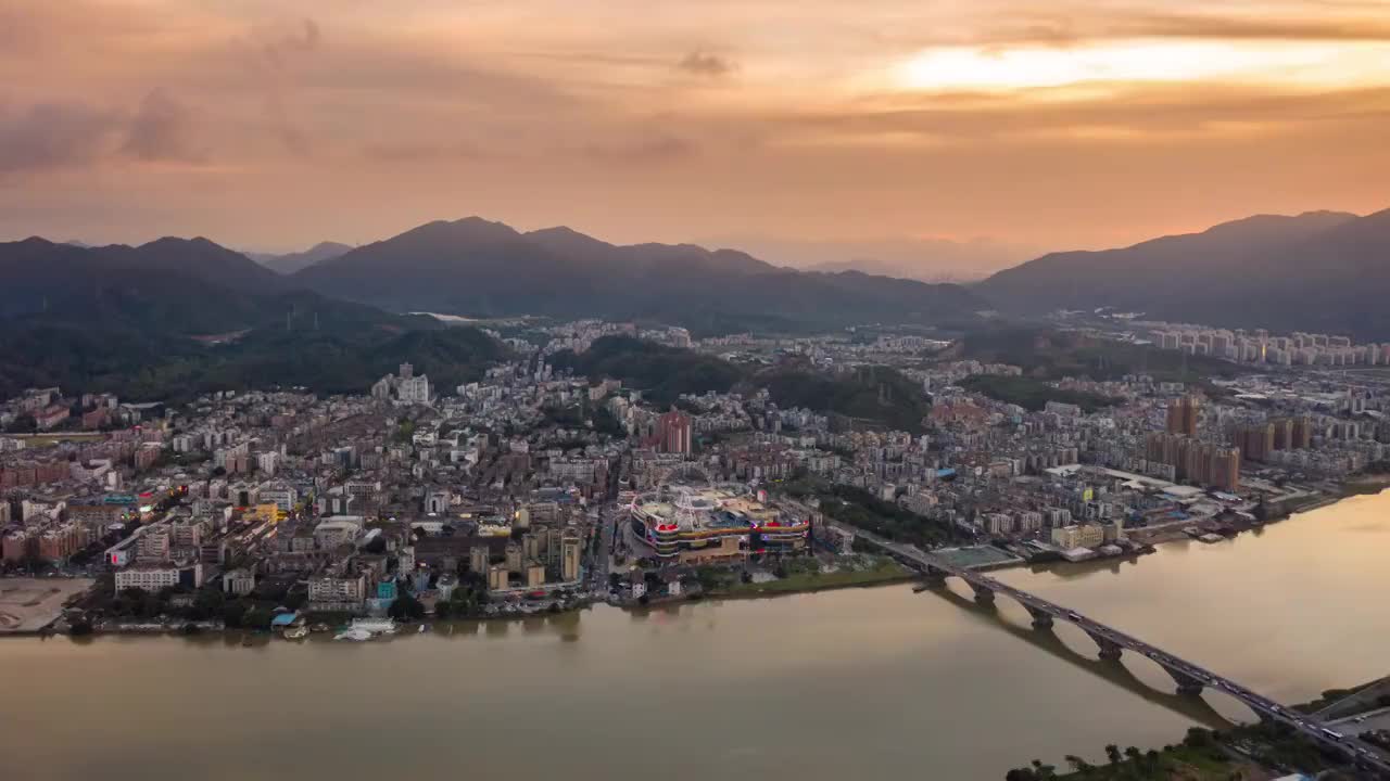 珠海市斗门井岸摩天轮城市风光日转夜延时航拍视频素材