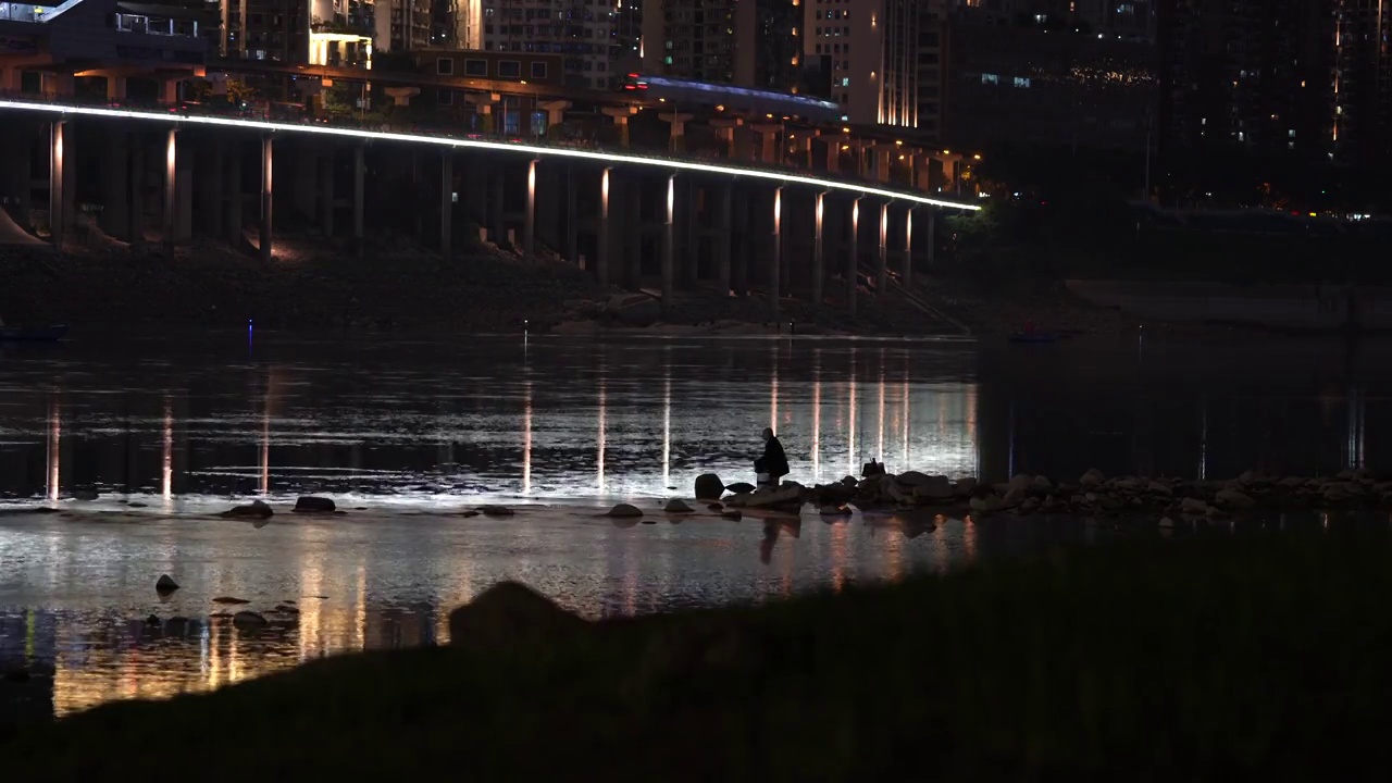 轨道交通和长江夜景视频素材